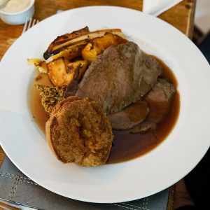Sunday_Roast_Beef_Dinner